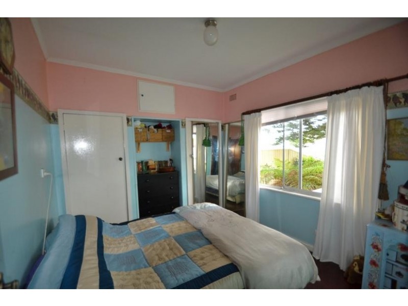 73 River Road, Shoalhaven Heads NSW 2535