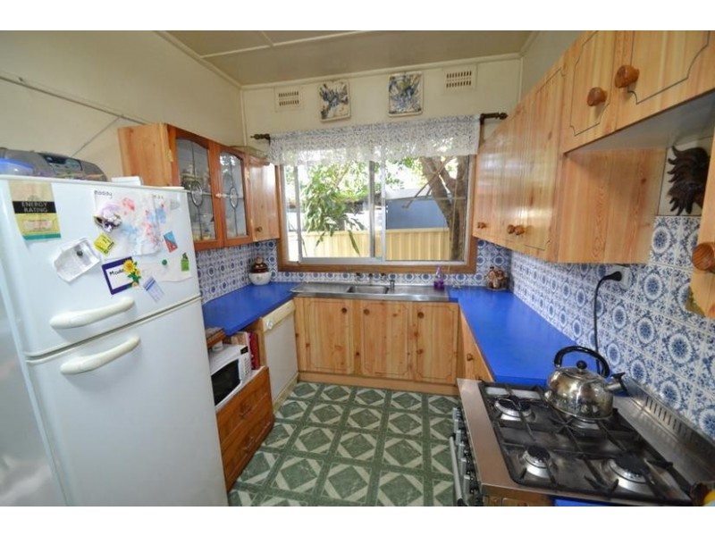 73 River Road, Shoalhaven Heads NSW 2535