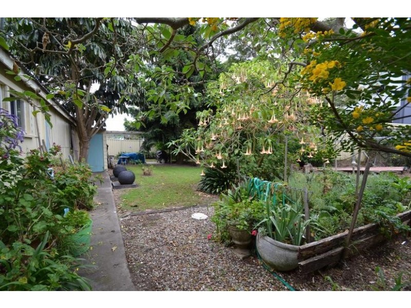 73 River Road, Shoalhaven Heads NSW 2535