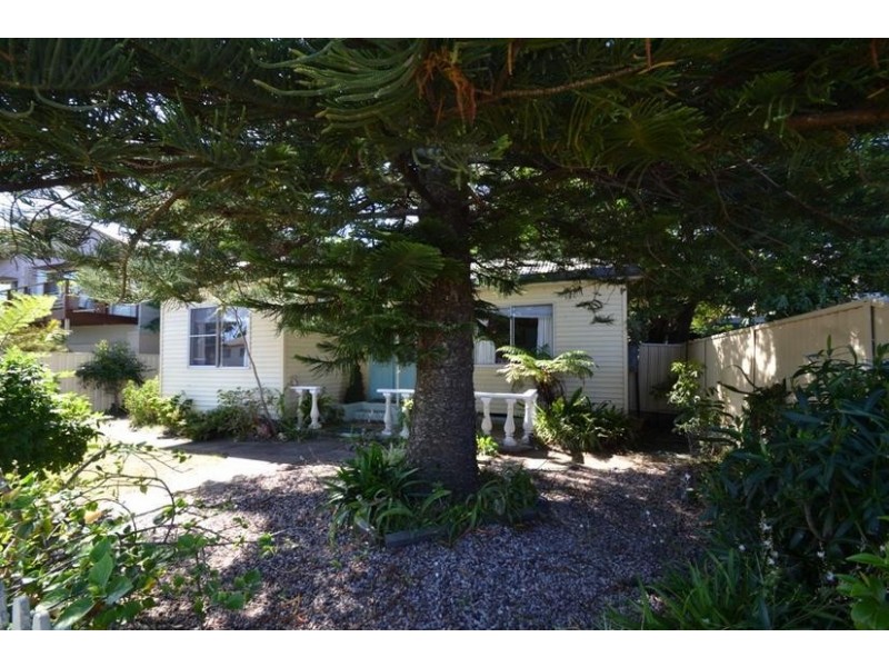 73 River Road, Shoalhaven Heads NSW 2535