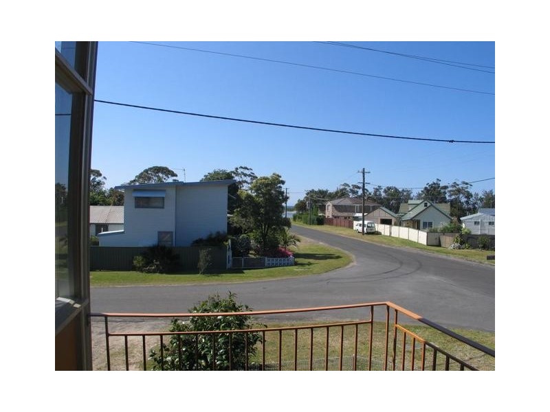 35 Renown Avenue, Shoalhaven Heads NSW 2535