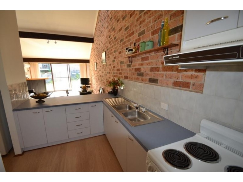 11/27 Bowada Street, Bomaderry NSW 2541