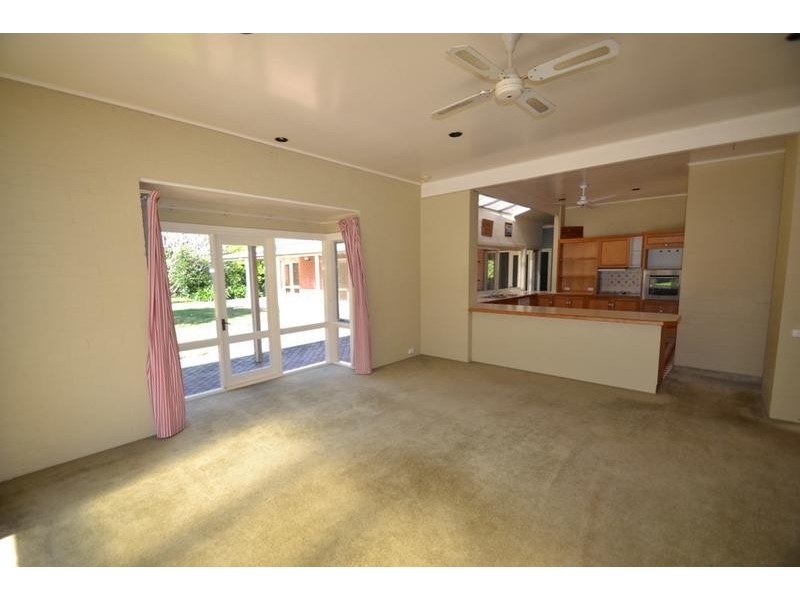C130 Princes Highway, Meroo Meadow NSW 2540
