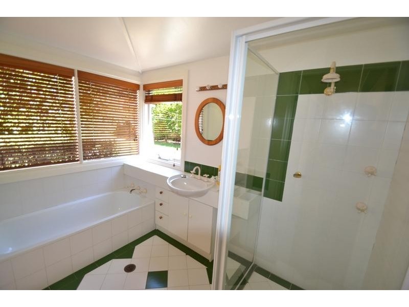 C130 Princes Highway, Meroo Meadow NSW 2540