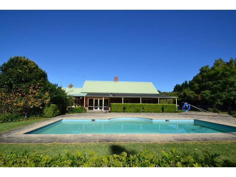 C130 Princes Highway, Meroo Meadow NSW 2540