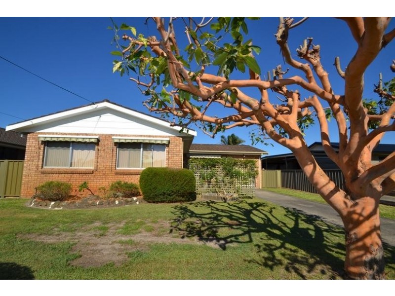 10 Oval Drive, Shoalhaven Heads NSW 2535