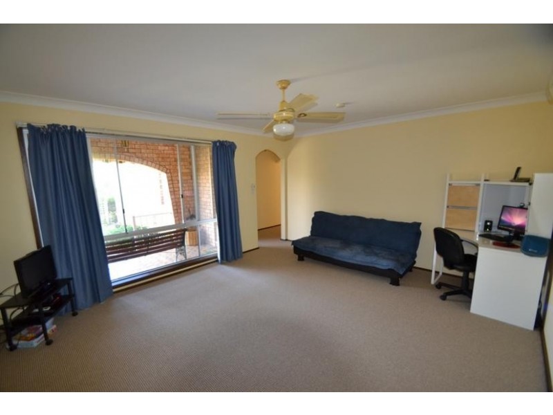10 Oval Drive, Shoalhaven Heads NSW 2535