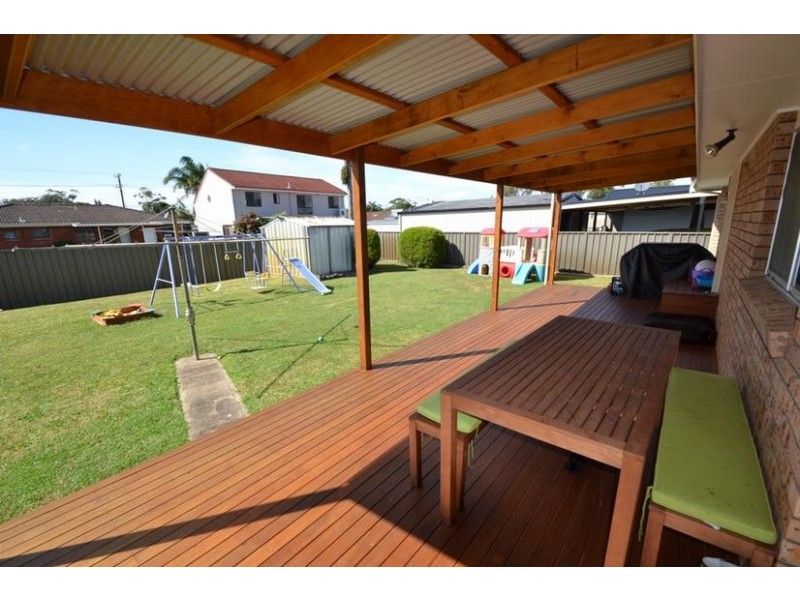 10 Oval Drive, Shoalhaven Heads NSW 2535