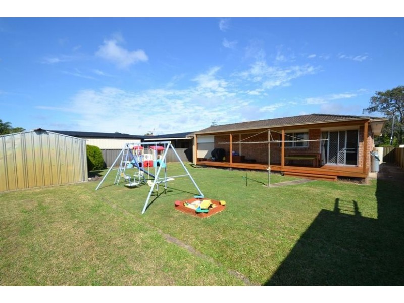 10 Oval Drive, Shoalhaven Heads NSW 2535