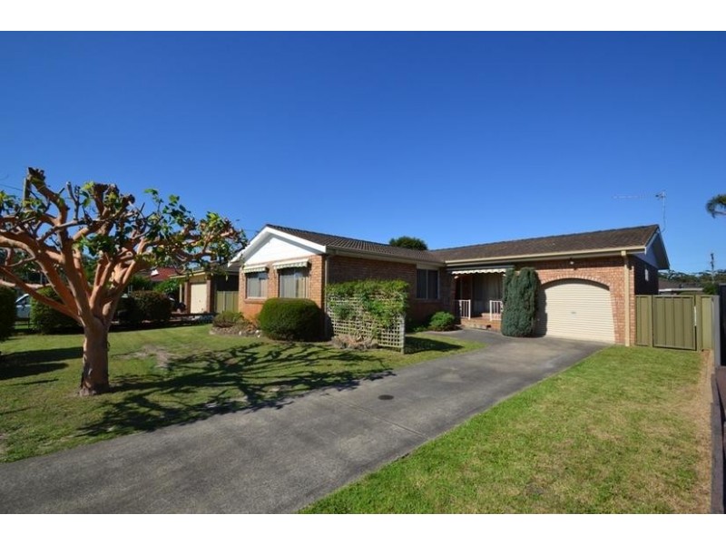 10 Oval Drive, Shoalhaven Heads NSW 2535