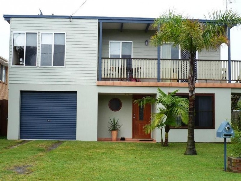 9 Throsby Street, Shoalhaven Heads NSW 2535