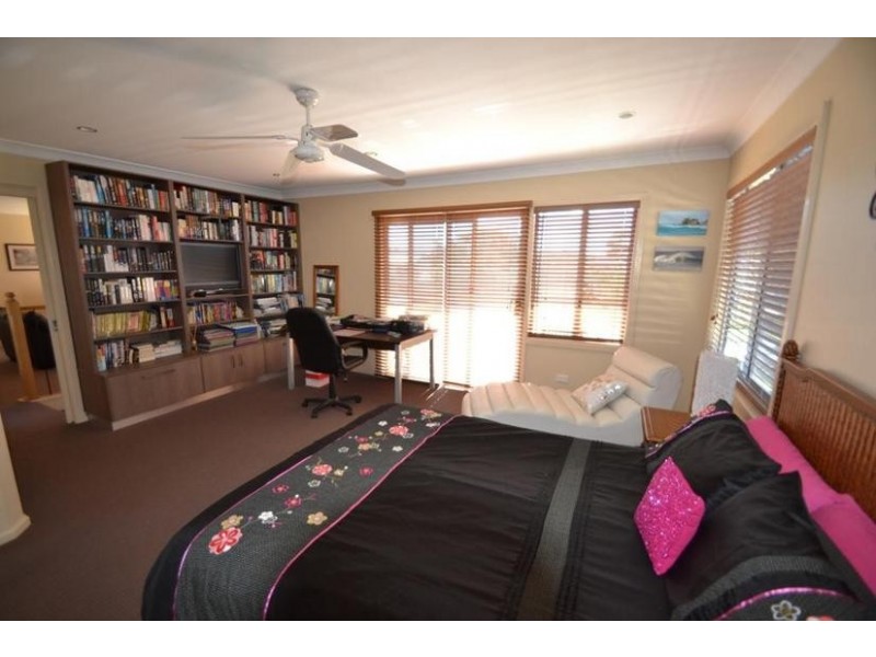 90 Scott Street, Shoalhaven Heads NSW 2535