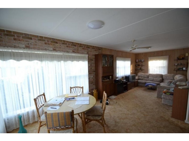 81 River Road, Shoalhaven Heads NSW 2535