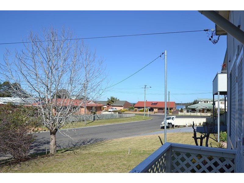35 Bolt Street, Shoalhaven Heads NSW 2535
