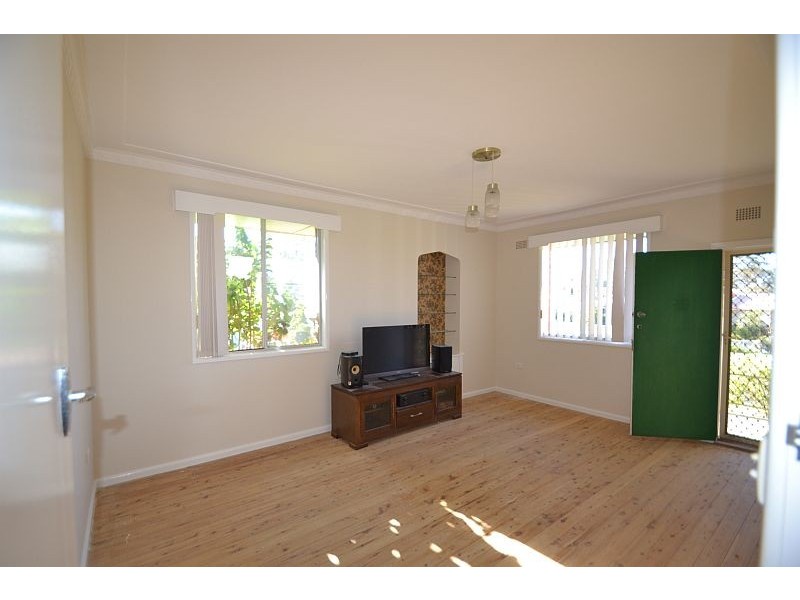 31 Bolt Street, Shoalhaven Heads NSW 2535