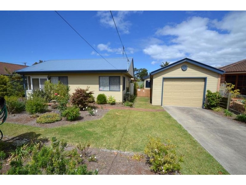 4 Lovegrove Street, Shoalhaven Heads NSW 2535