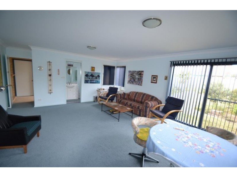 4 Lovegrove Street, Shoalhaven Heads NSW 2535