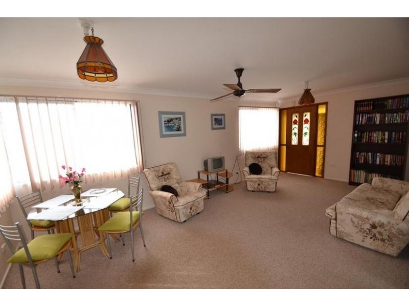 4 Lovegrove Street, Shoalhaven Heads NSW 2535