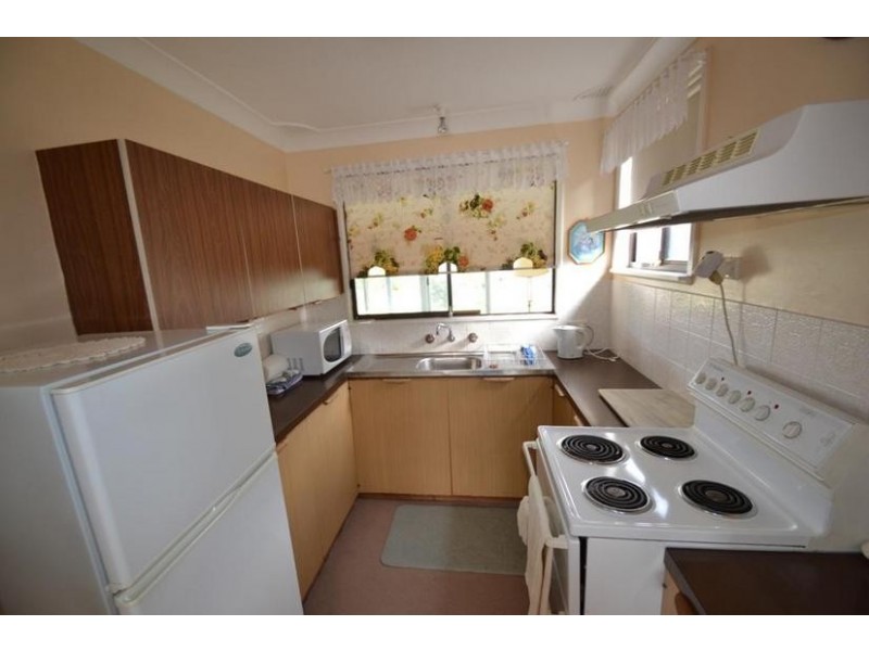 4 Lovegrove Street, Shoalhaven Heads NSW 2535