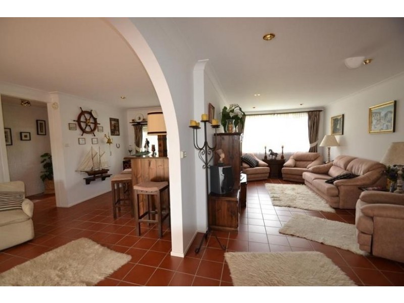 3 Davison Drive, Shoalhaven Heads NSW 2535