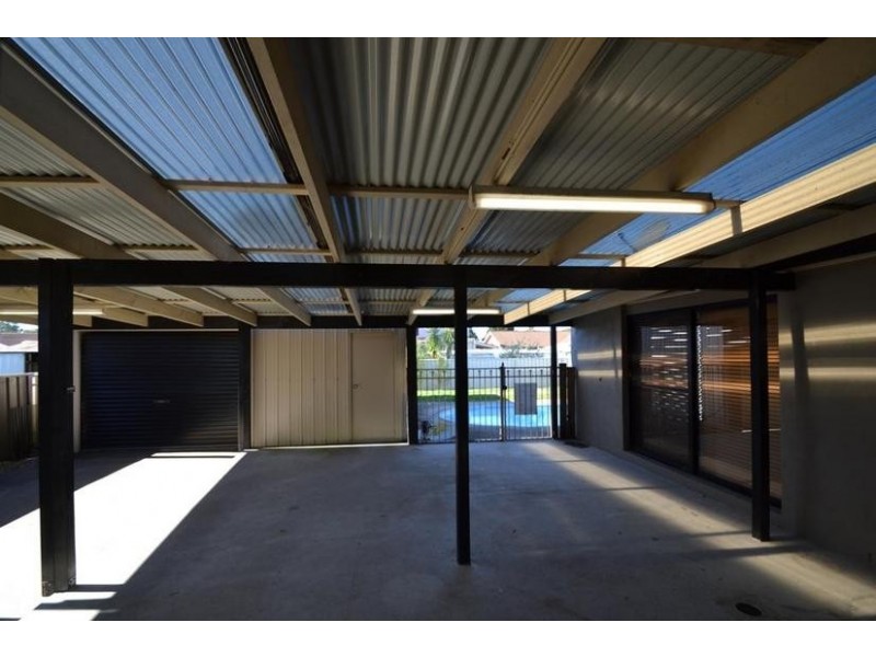 8 Oval Drive, Shoalhaven Heads NSW 2535