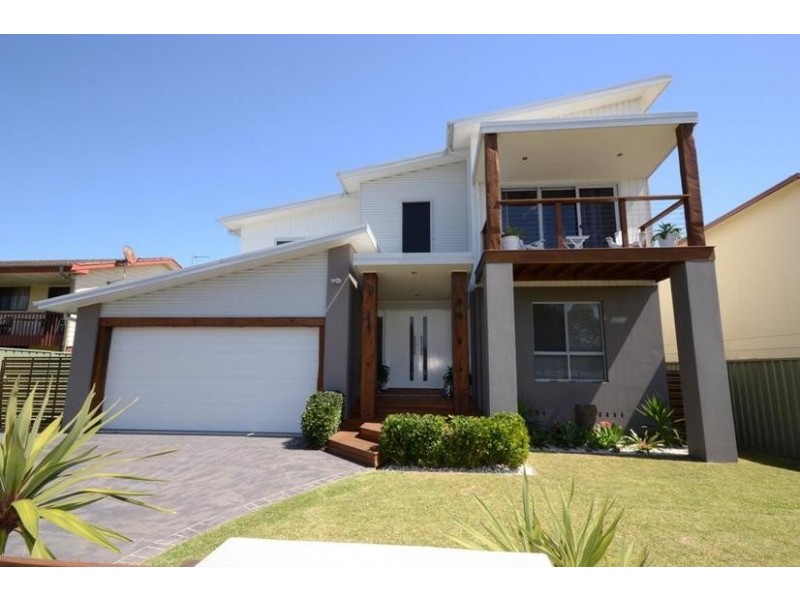 11 Staples Street, Shoalhaven Heads NSW 2535