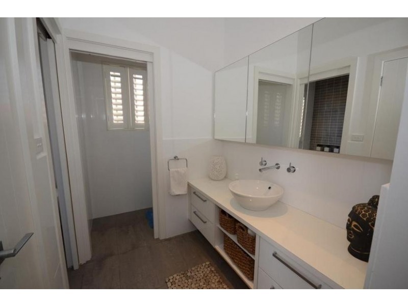 11 Staples Street, Shoalhaven Heads NSW 2535