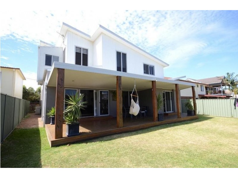 11 Staples Street, Shoalhaven Heads NSW 2535