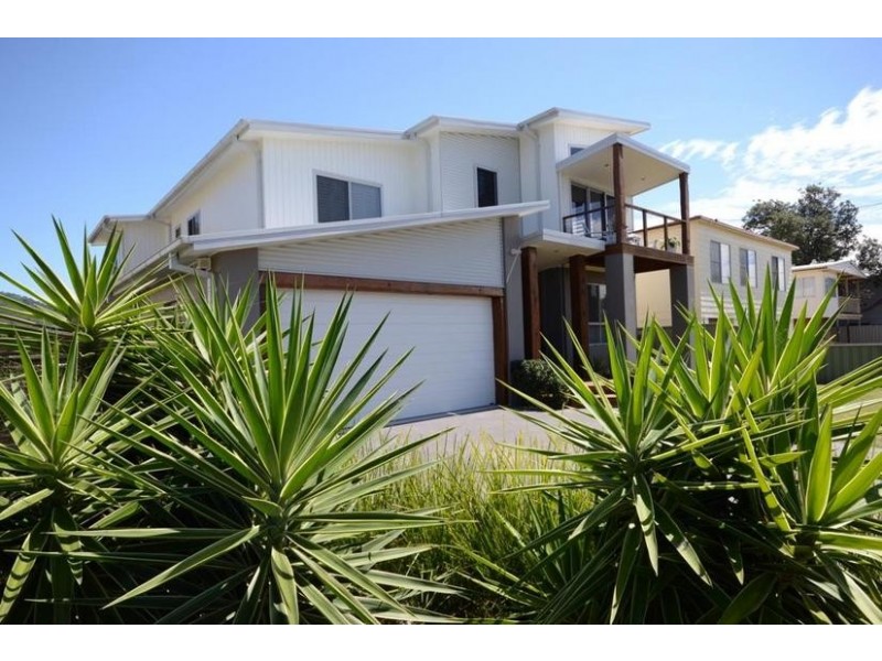 11 Staples Street, Shoalhaven Heads NSW 2535