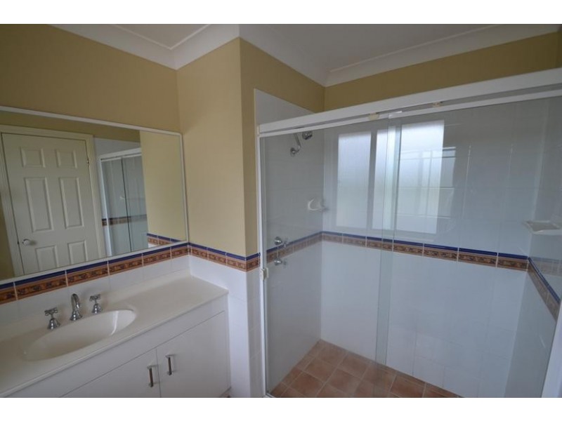 21 Ravenscliffe Road, Shoalhaven Heads NSW 2535