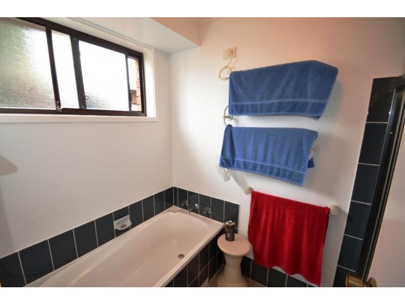 8 Boyd Street, Shoalhaven Heads NSW 2535