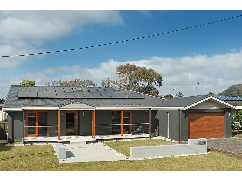 24 Amundsen Avenue, Shoalhaven Heads NSW 2535