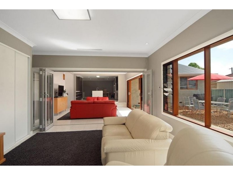 24 Amundsen Avenue, Shoalhaven Heads NSW 2535