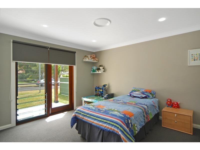 24 Amundsen Avenue, Shoalhaven Heads NSW 2535