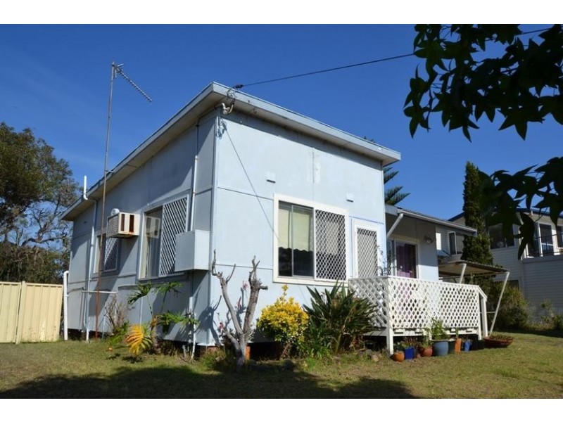 35 Bolt Street, Shoalhaven Heads NSW 2535