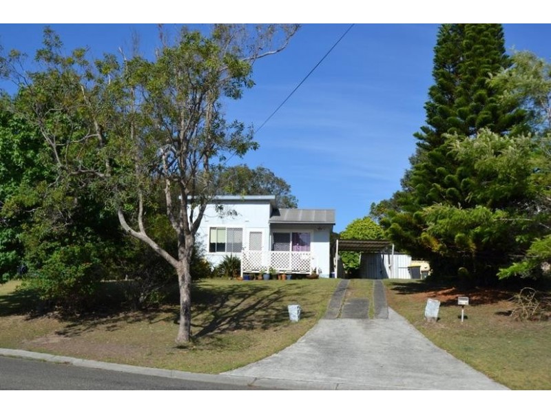 35 Bolt Street, Shoalhaven Heads NSW 2535