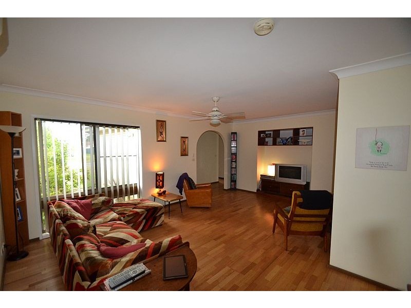 27 Ravenscliffe Road, Shoalhaven Heads NSW 2535