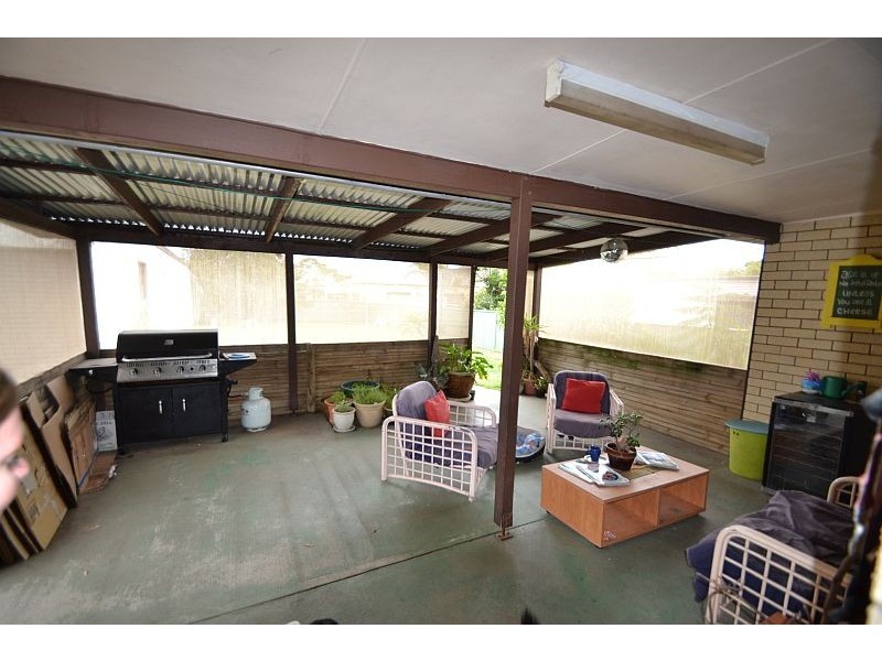27 Ravenscliffe Road, Shoalhaven Heads NSW 2535