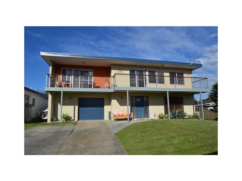 90 Scott Street, Shoalhaven Heads NSW 2535