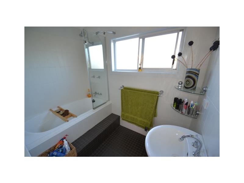 90 Scott Street, Shoalhaven Heads NSW 2535