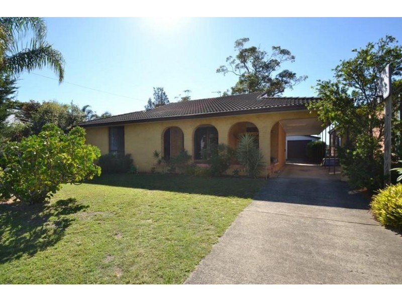 4 Bass Road, Shoalhaven Heads NSW 2535