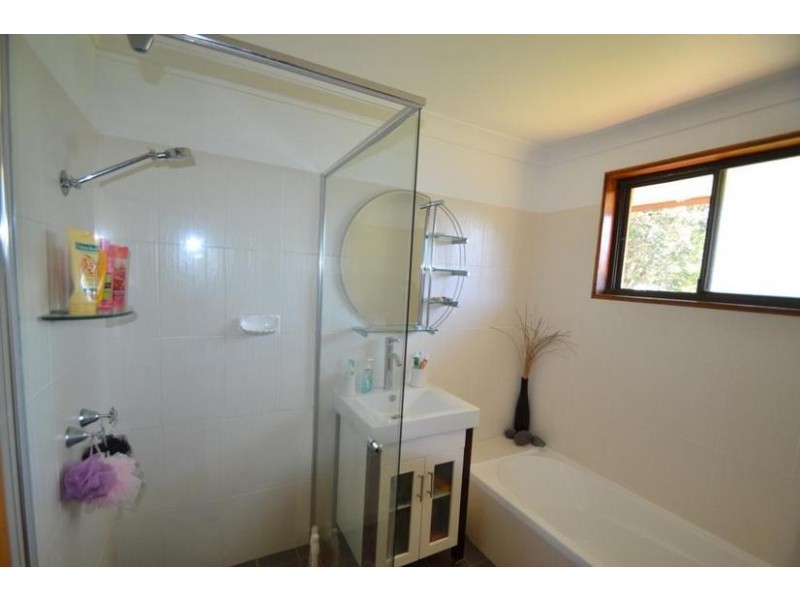 4 Bass Road, Shoalhaven Heads NSW 2535