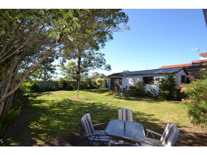 4 Bass Road, Shoalhaven Heads NSW 2535