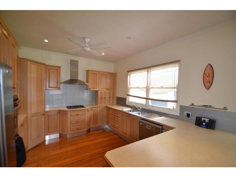 11 Lloyd Street, Shoalhaven Heads NSW 2535