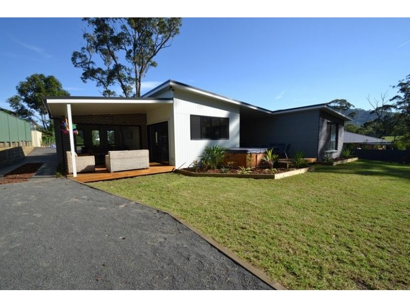 10 Scott Street, Shoalhaven Heads NSW 2535