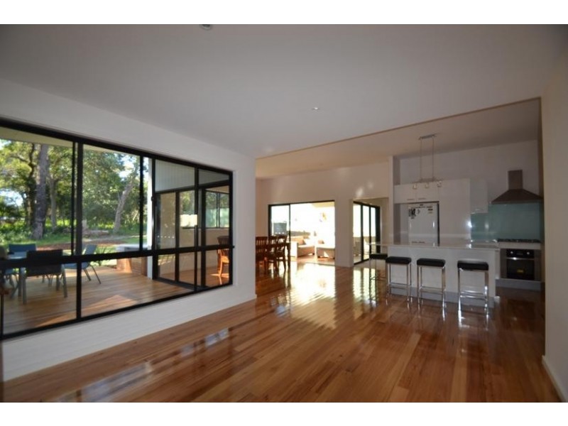 10 Scott Street, Shoalhaven Heads NSW 2535