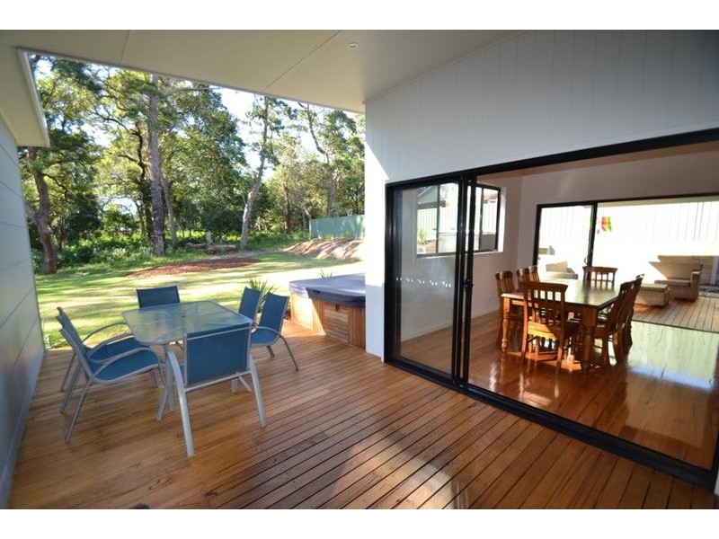 10 Scott Street, Shoalhaven Heads NSW 2535