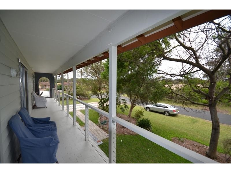 1 Throsby St, Shoalhaven Heads NSW 2535
