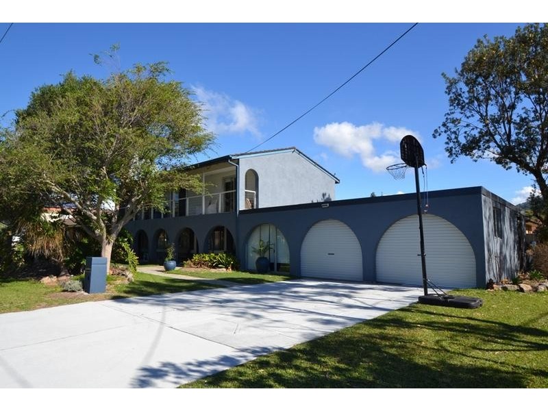 1 Throsby St, Shoalhaven Heads NSW 2535