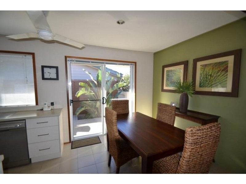 15 Ravenscliffe Road, Shoalhaven Heads NSW 2535